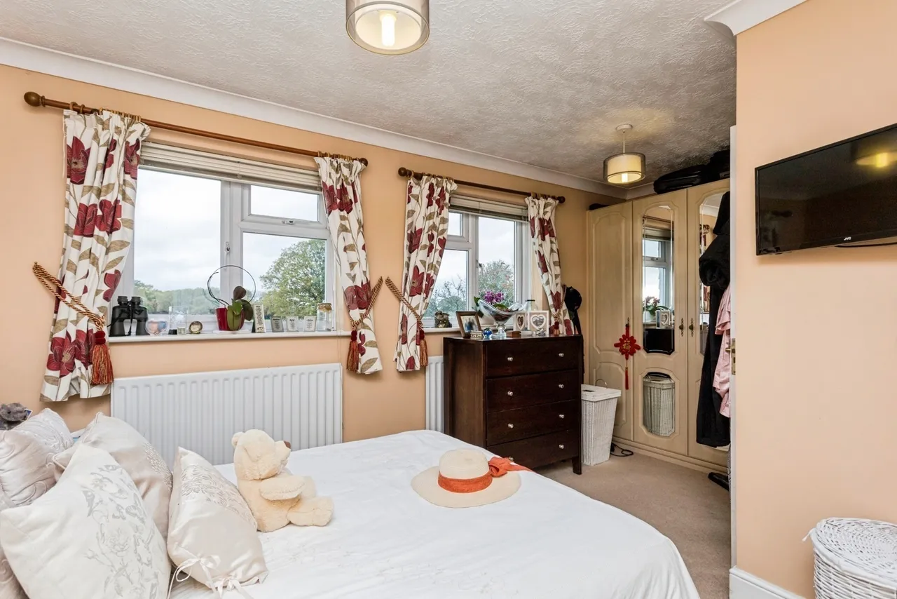 Honu, Southwater, RH13, photo 11