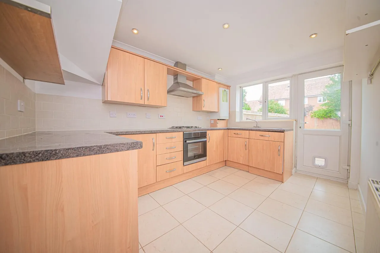 Fair Oak Road, Eastleigh, SO50 8AA, photo 2