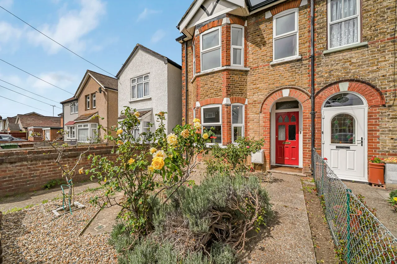 3 bed house for sale, Salcombe Road, Ashford, TW15