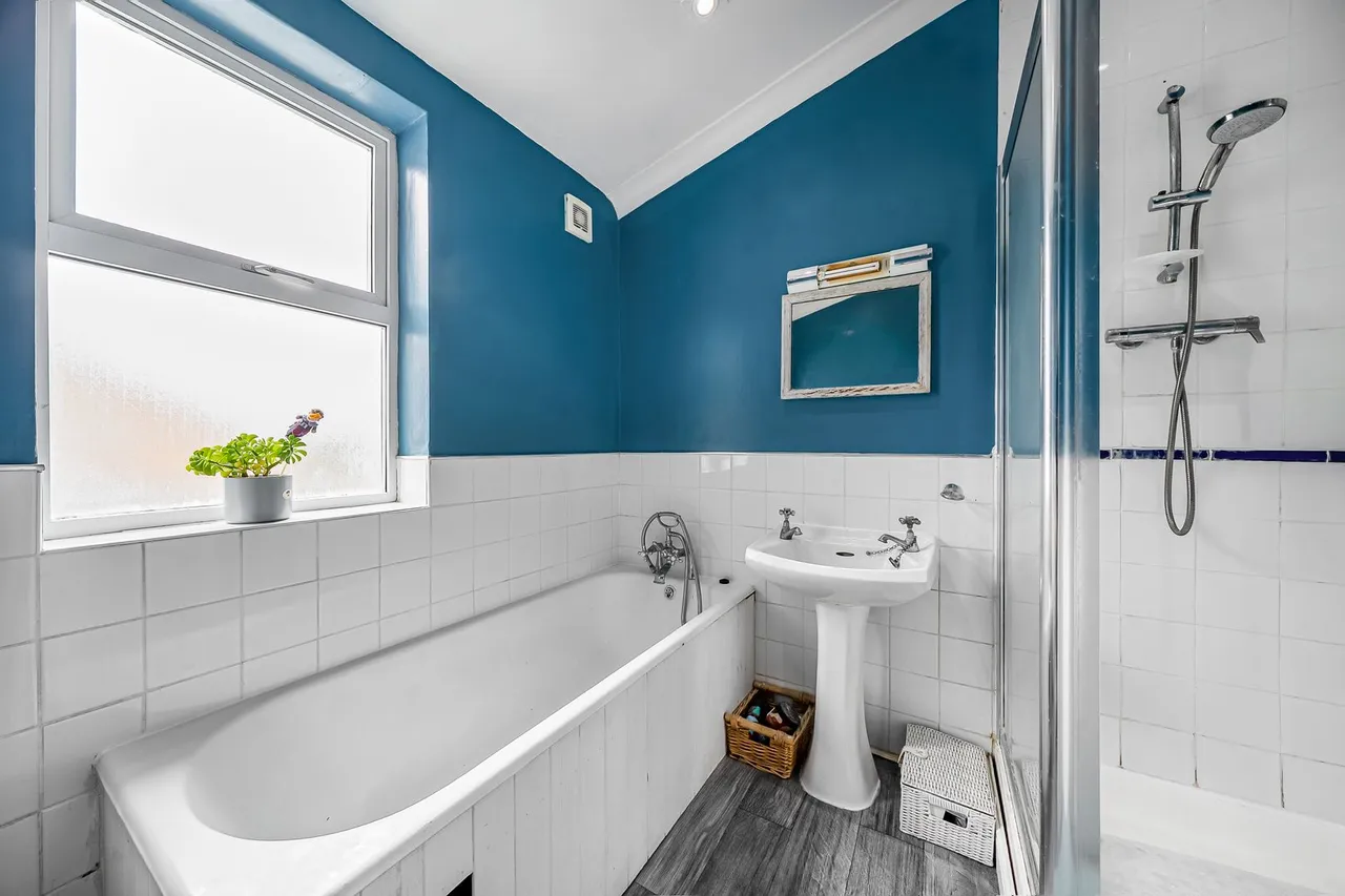 Salcombe Road, Ashford, TW15, photo 22