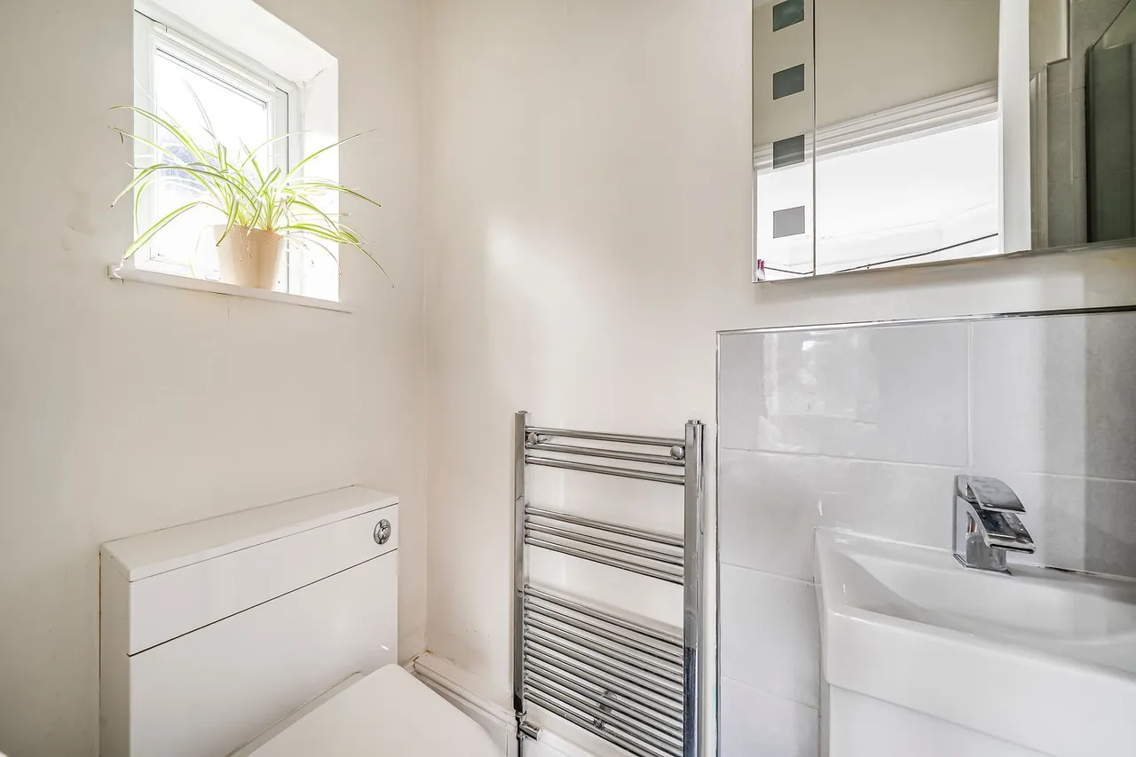 Salcombe Road, Ashford, TW15, photo 16