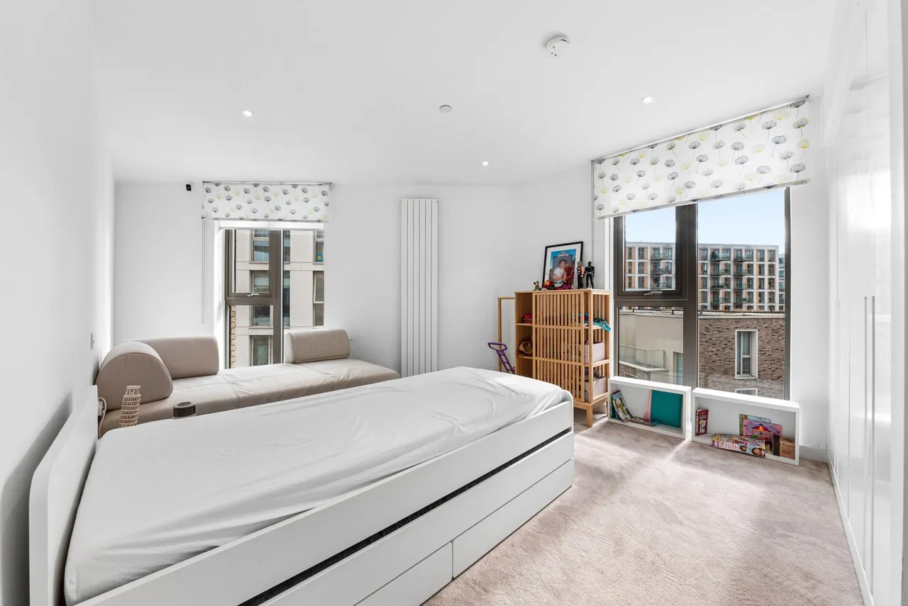 Admiralty Avenue, London, E16, photo 12