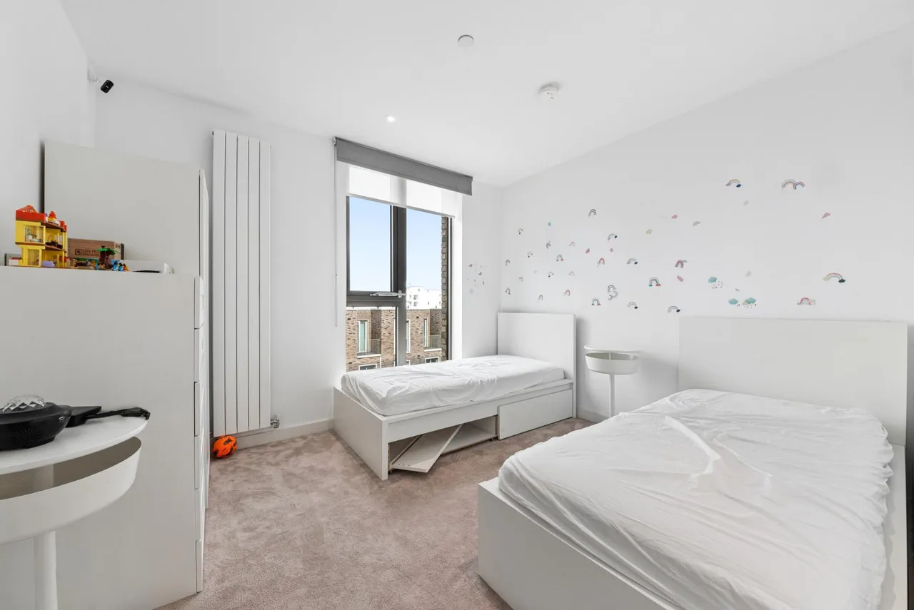 Admiralty Avenue, London, E16, photo 11