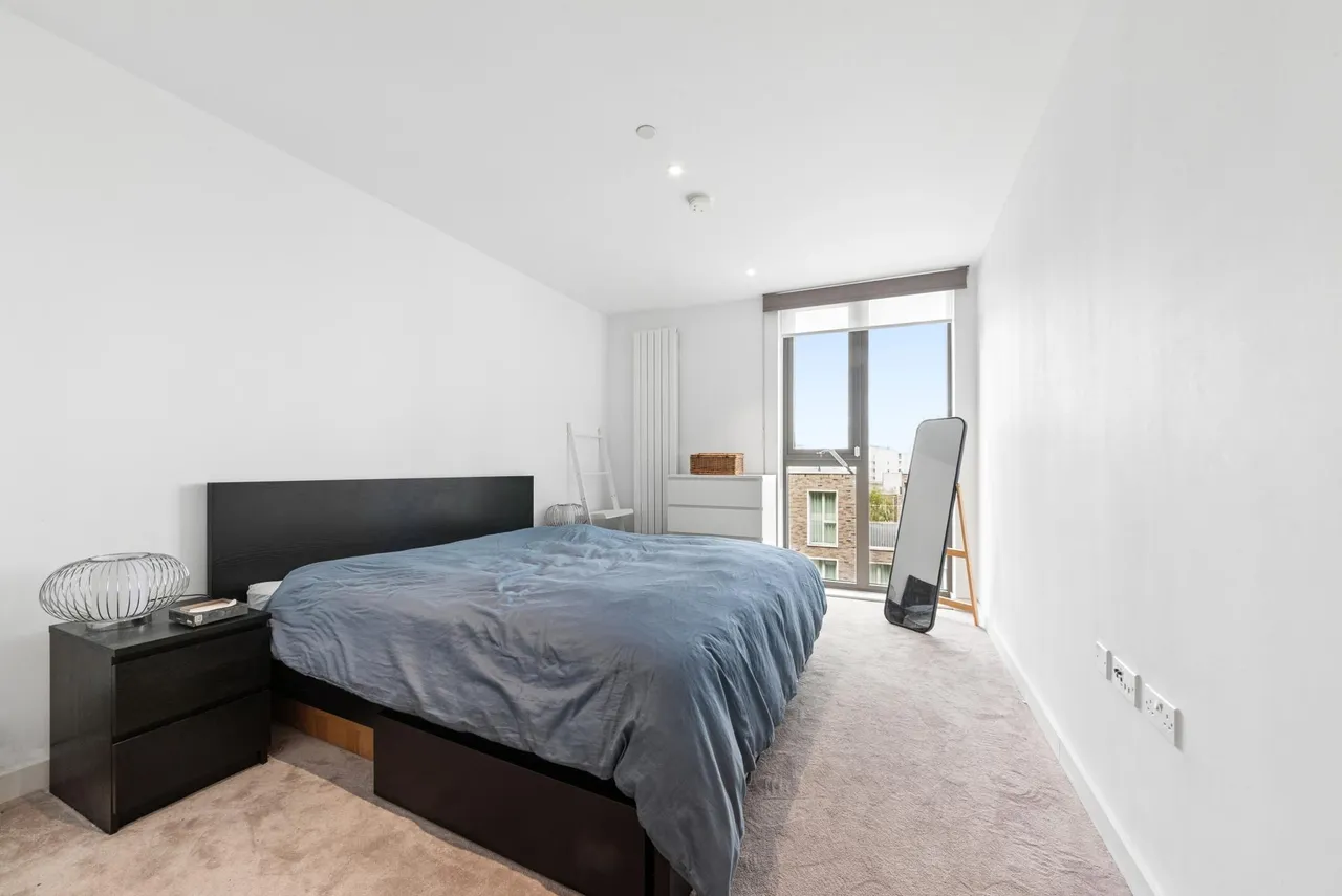 Admiralty Avenue, London, E16, photo 9