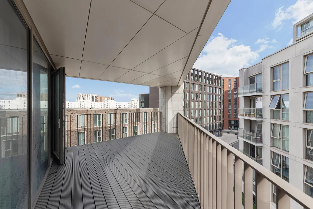 Admiralty Avenue, London, E16, photo 2
