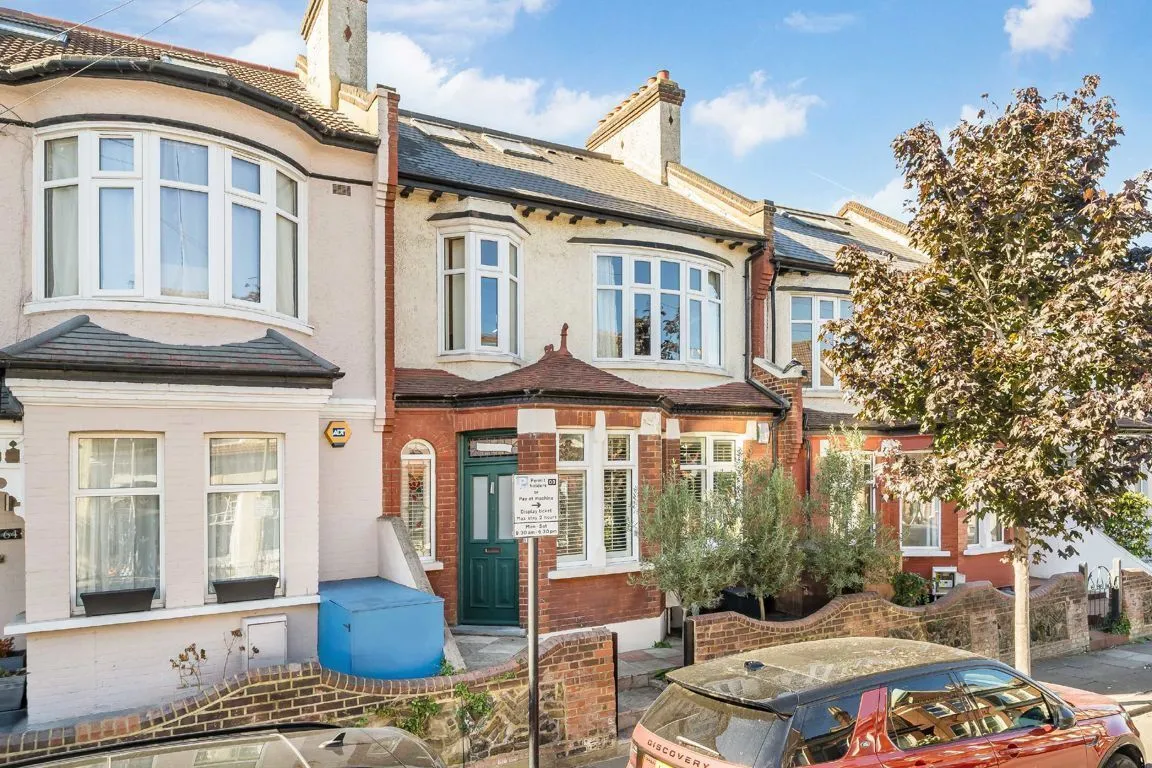 5 bed property for sale, Foulser Road, SW17