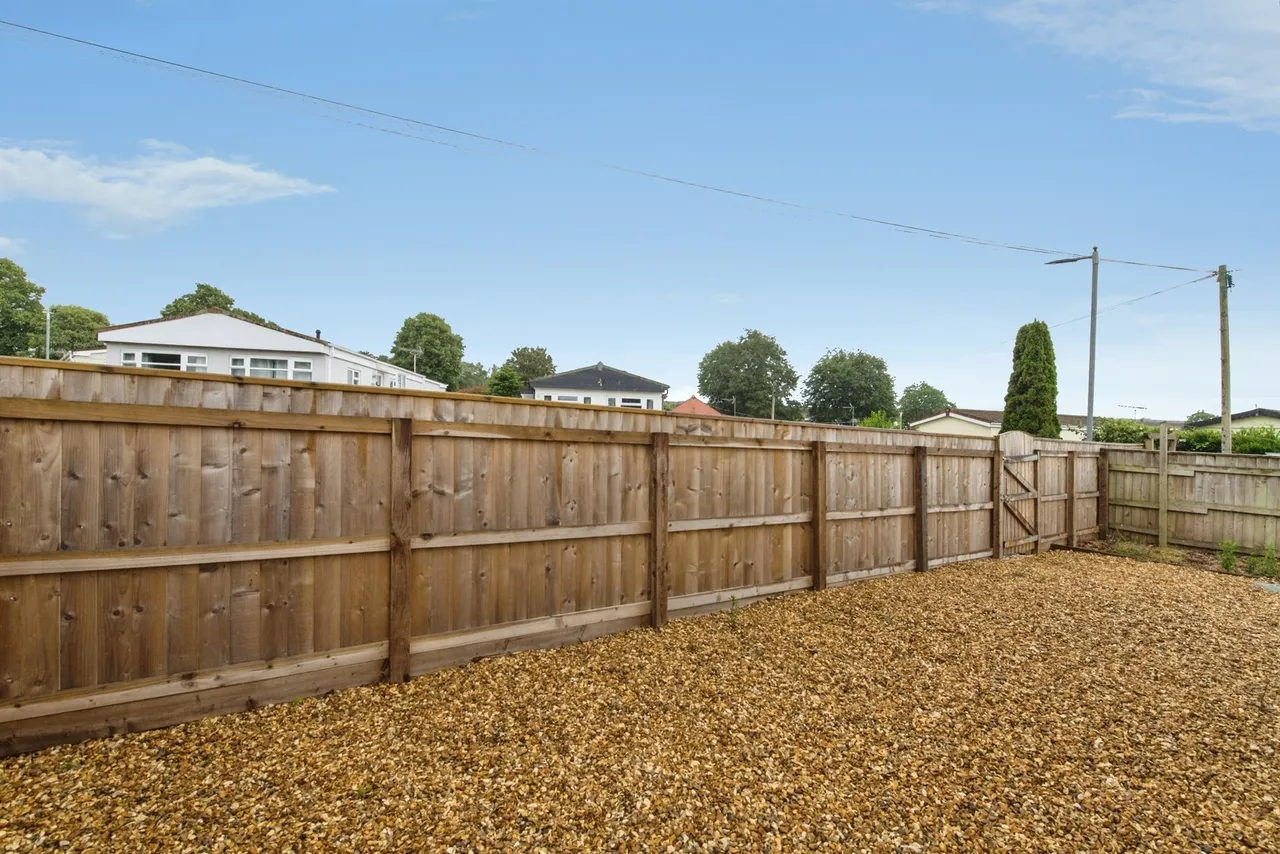 Central Avenue, Newport Park, EX2, photo 14