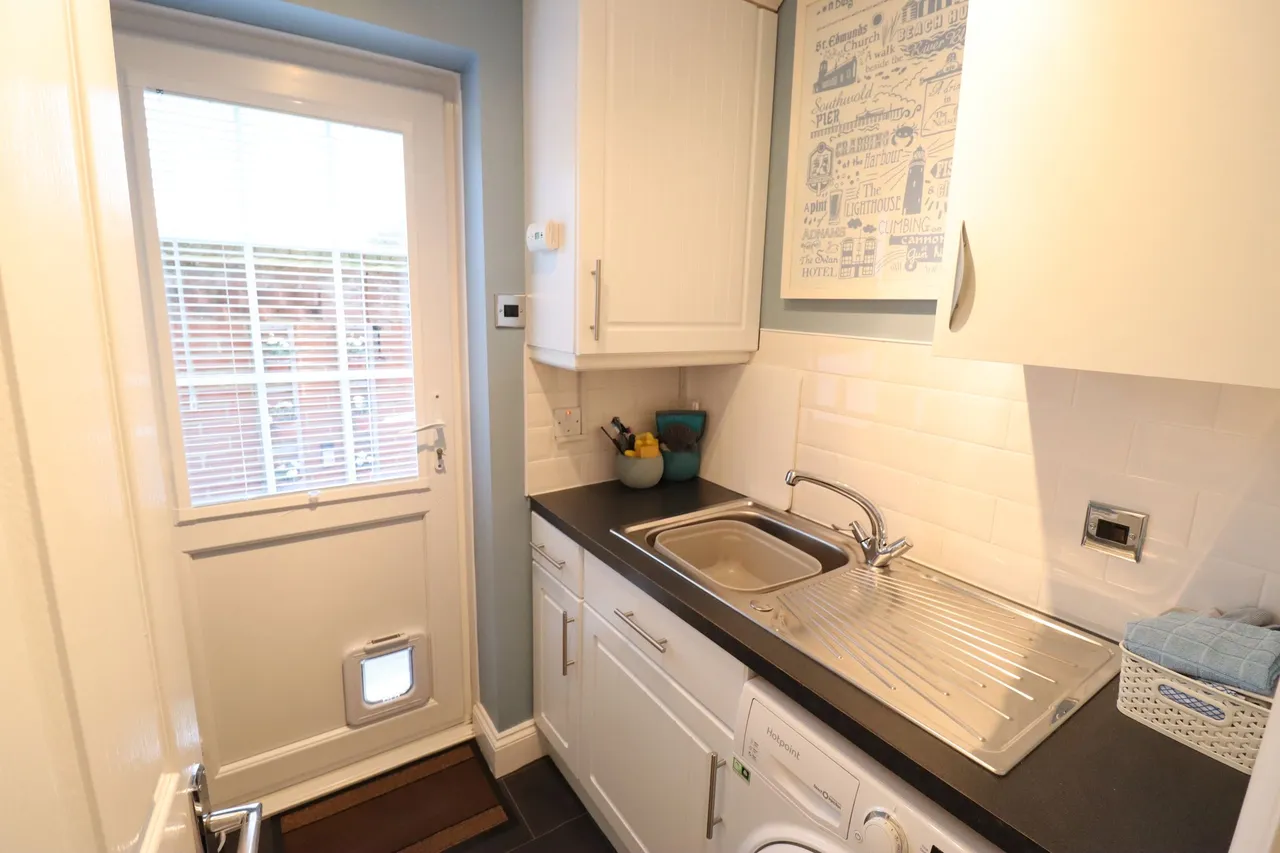 Rectory Garth, Rayleigh, Essex, SS6 8BB, photo 9