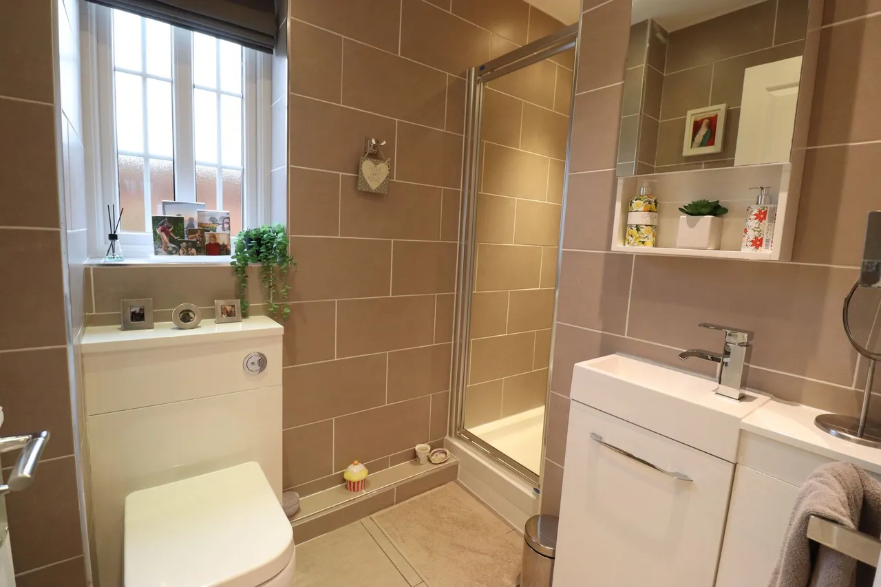 Rectory Garth, Rayleigh, Essex, SS6 8BB, photo 8