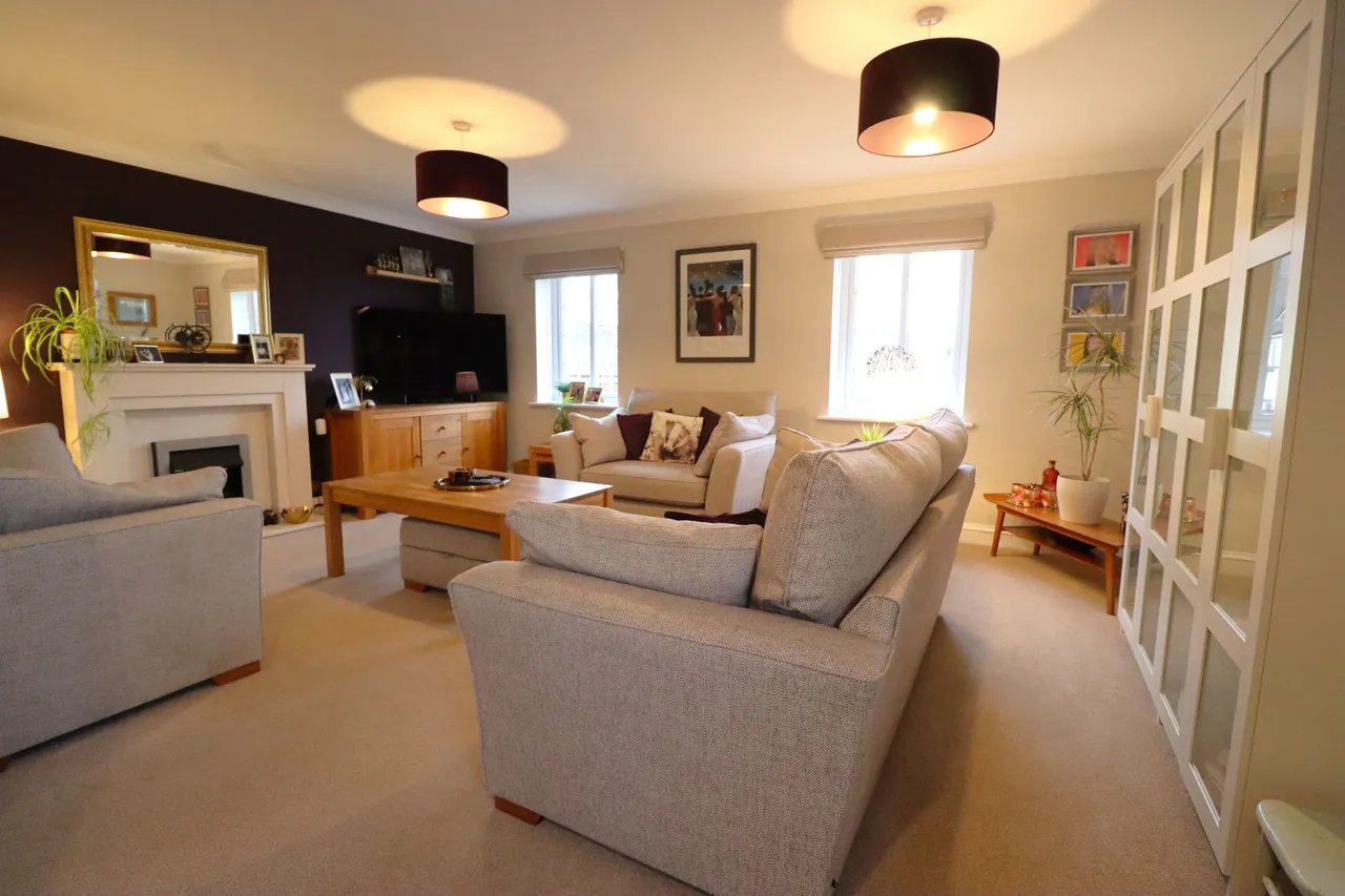 Rectory Garth, Rayleigh, Essex, SS6 8BB, photo 12