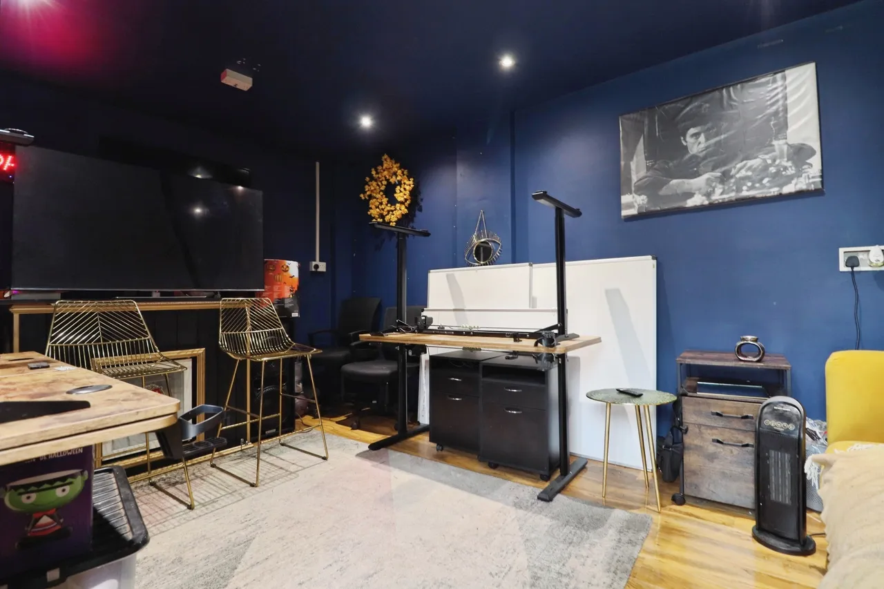 Picca Close, Cardiff, CF5, photo 13