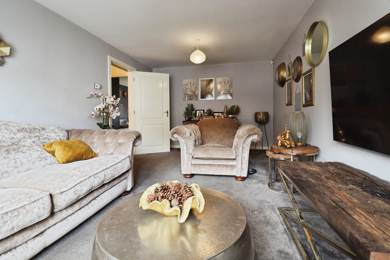 Picca Close, Cardiff, CF5, photo 4