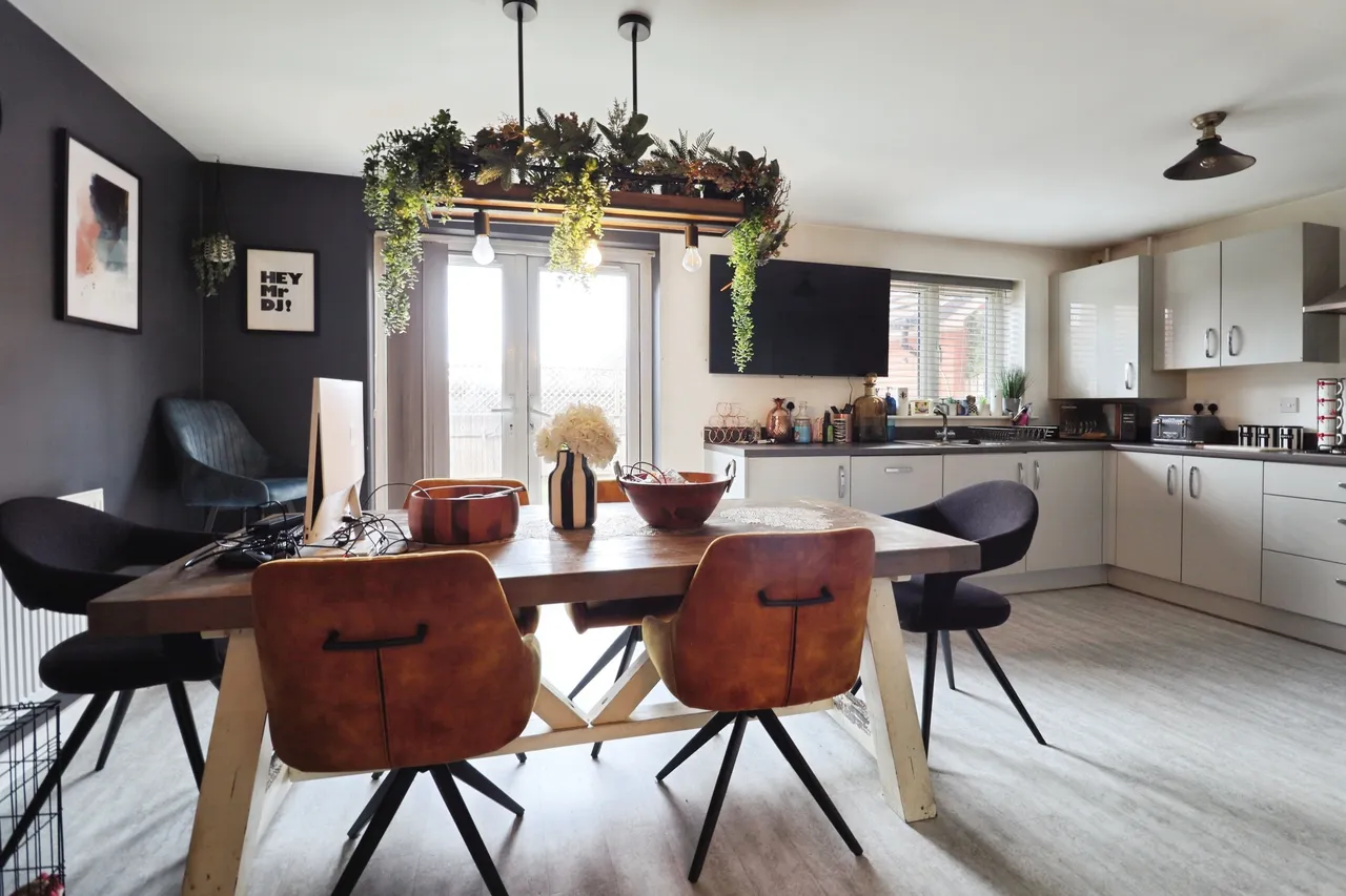 Picca Close, Cardiff, CF5, photo 9