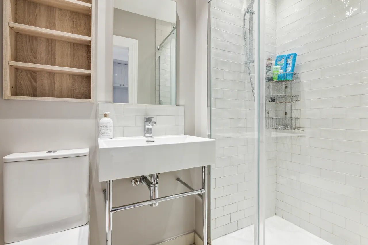 Aspley Road, London, SW18, photo 5