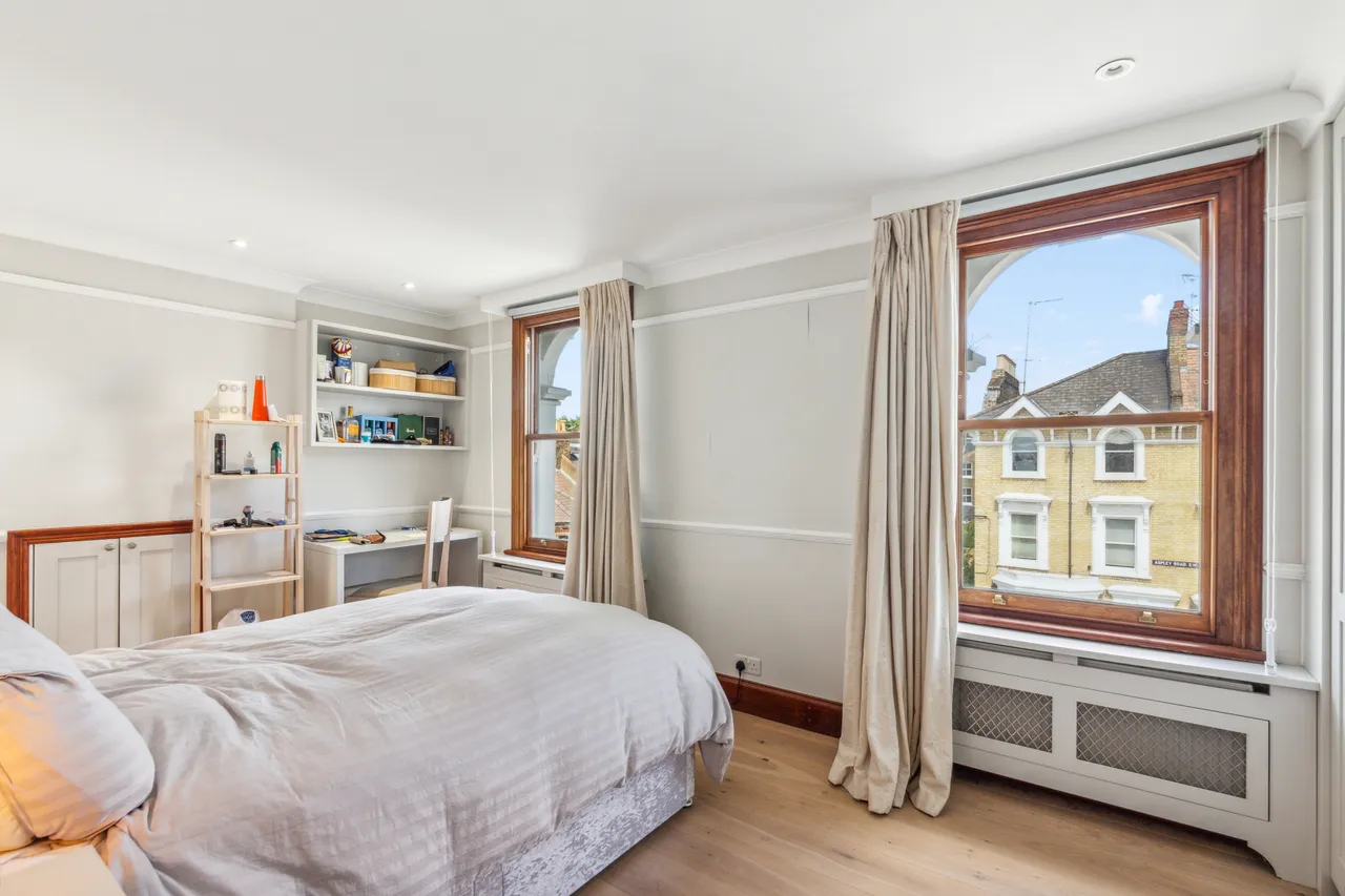 Aspley Road, London, SW18, photo 6