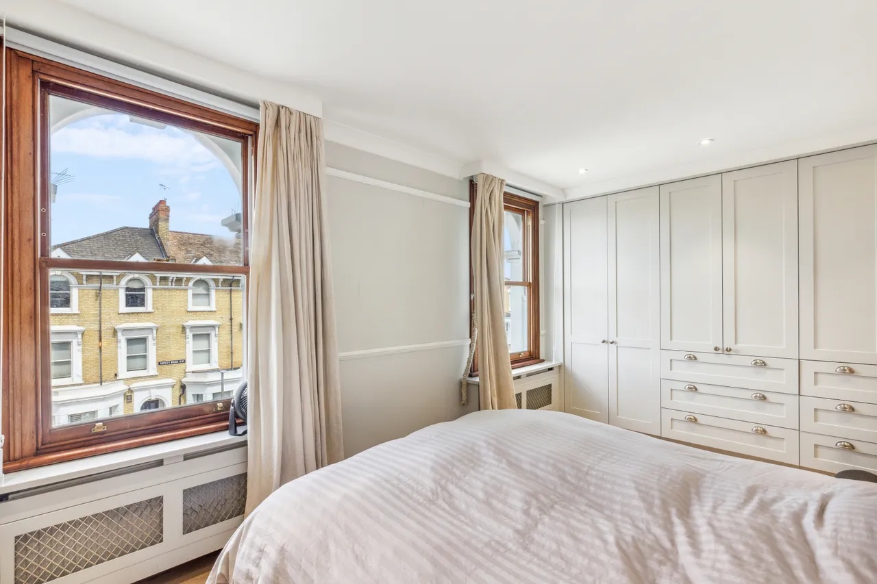Aspley Road, London, SW18, photo 8