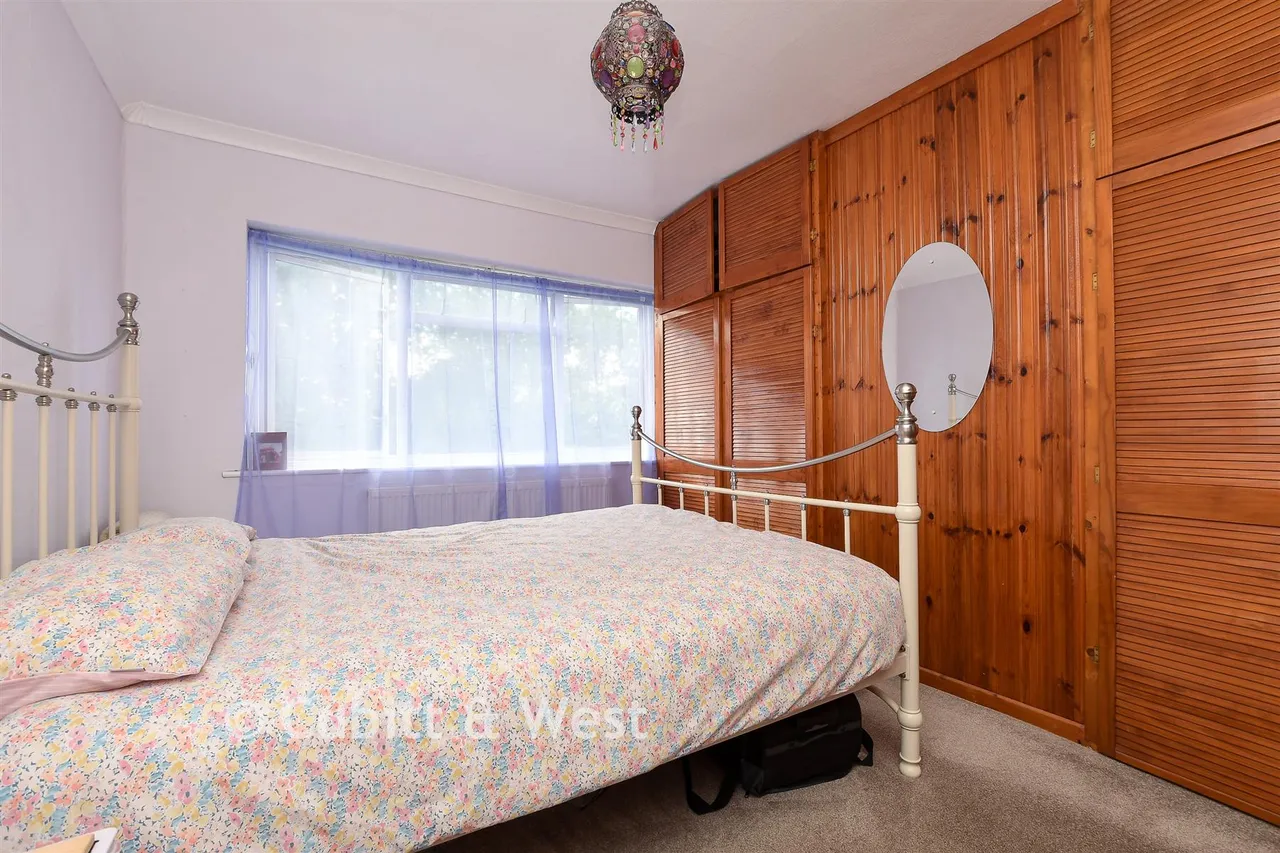 Court Avenue, Coulsdon, CR5, photo 12