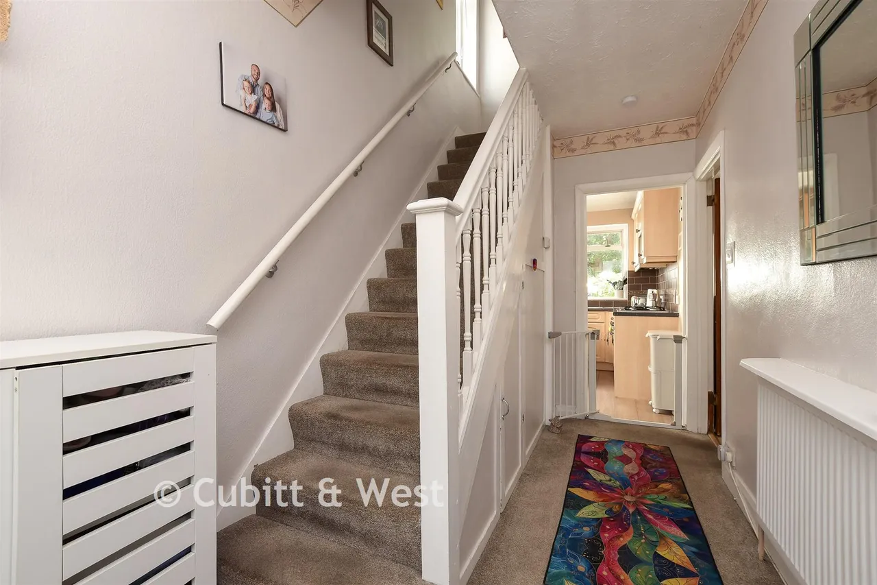 Court Avenue, Coulsdon, CR5, photo 13