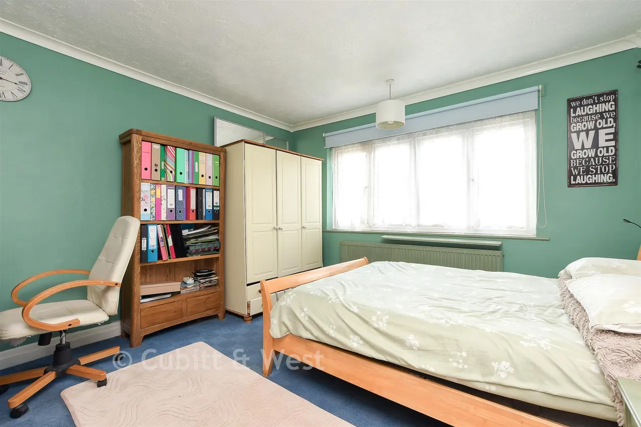 Court Avenue, Coulsdon, CR5, photo 17