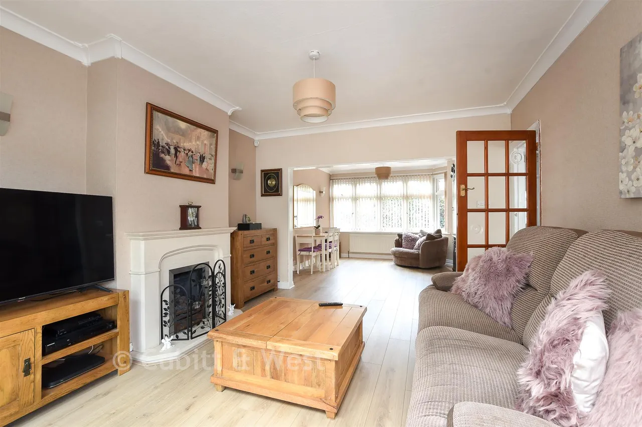 Court Avenue, Coulsdon, CR5, photo 5