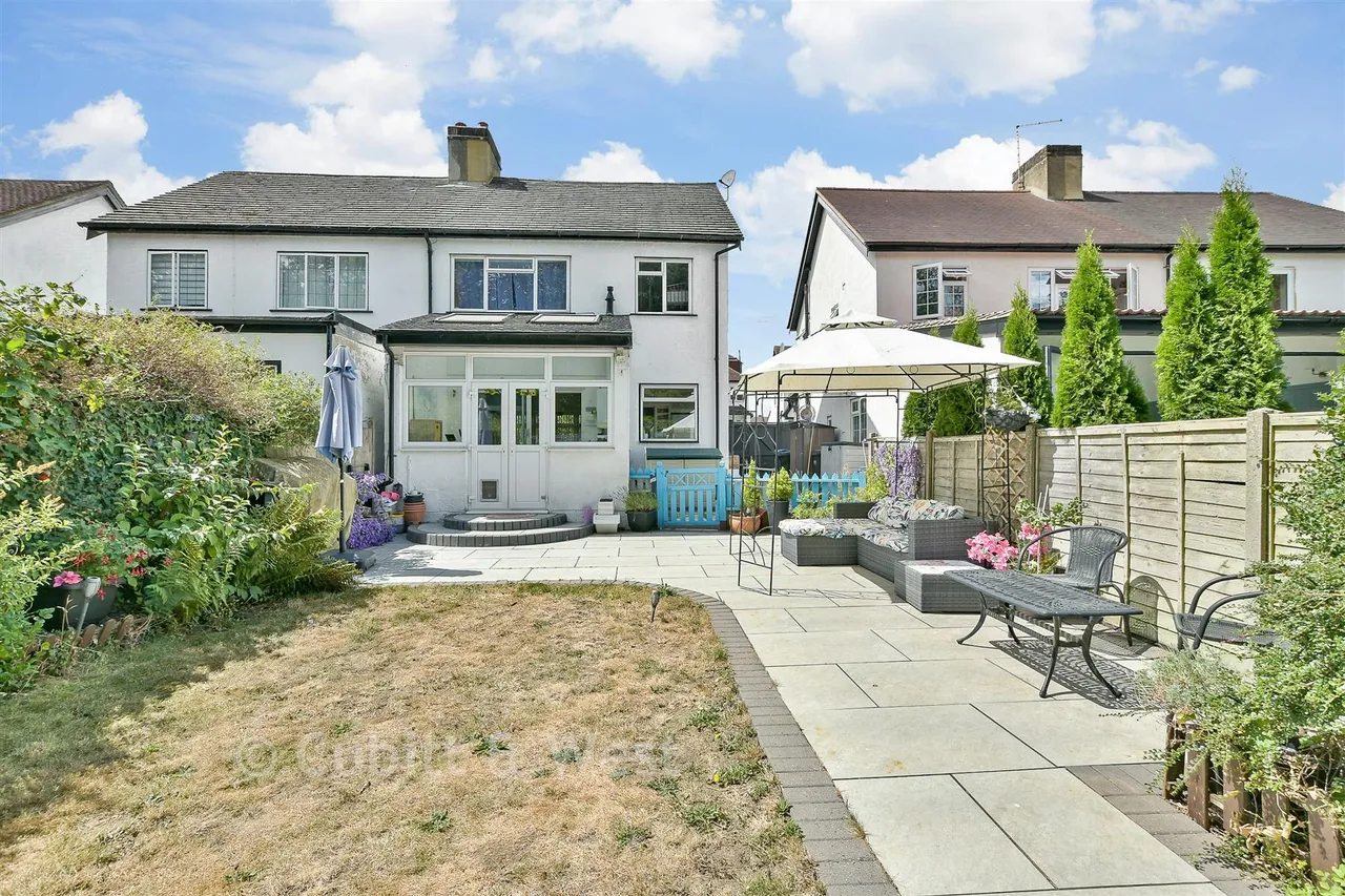Court Avenue, Coulsdon, CR5, photo 10