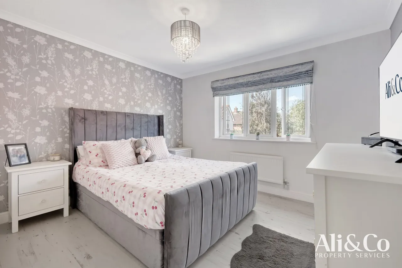 Conrad Close, Grays, Essex, RM16 2TW, photo 15