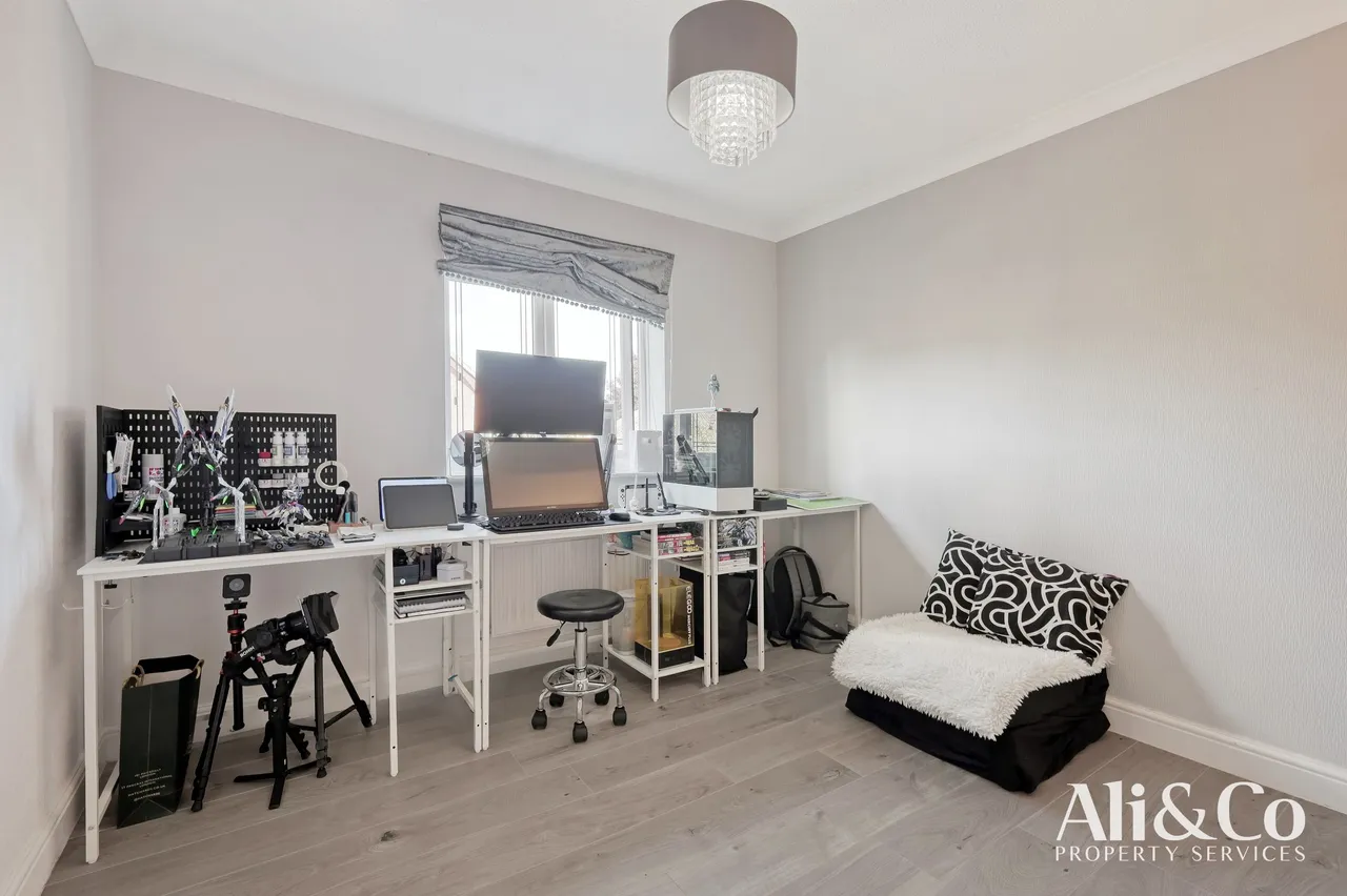 Conrad Close, Grays, Essex, RM16 2TW, photo 19