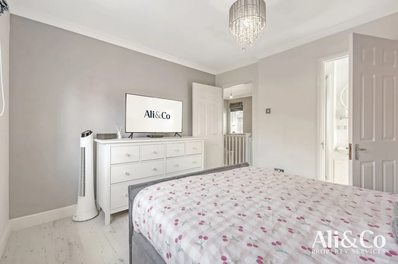 Conrad Close, Grays, Essex, RM16 2TW, photo 17