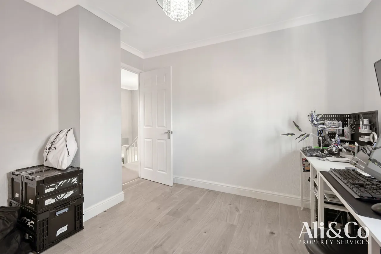 Conrad Close, Grays, Essex, RM16 2TW, photo 20