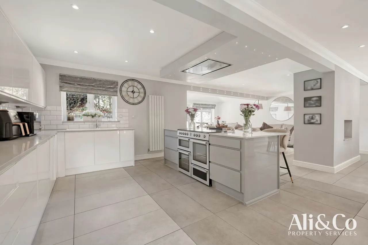 Conrad Close, Grays, Essex, RM16 2TW, photo 3