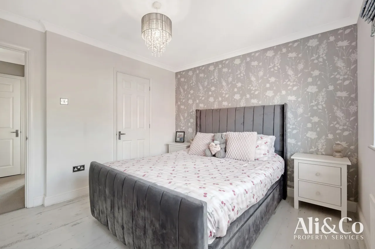 Conrad Close, Grays, Essex, RM16 2TW, photo 16