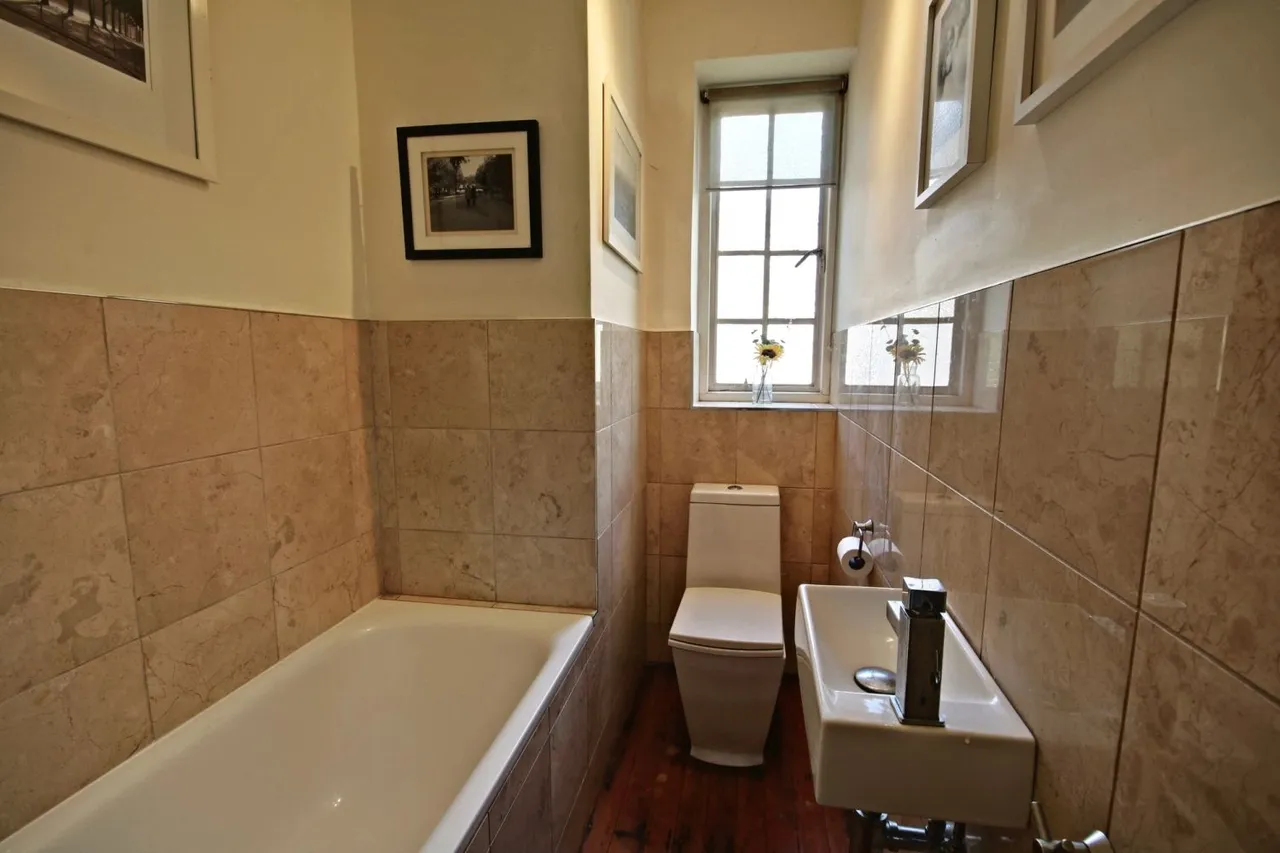 Wildcroft Road, London, SW15, photo 17