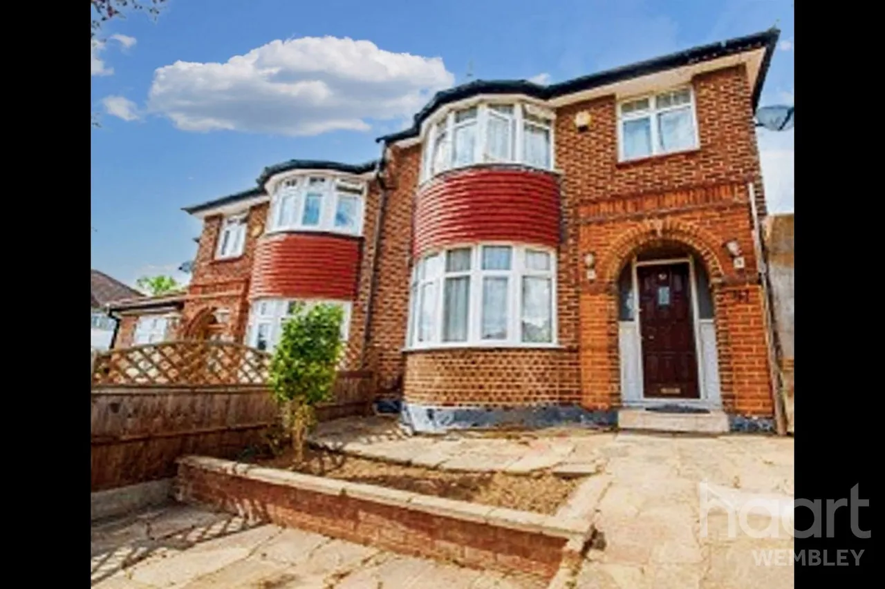 Barn Hill Estate, HA9, photo 9