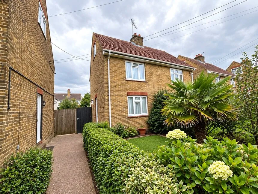 3 bed house for sale — Priory Place, Faversham, Kent, ME13