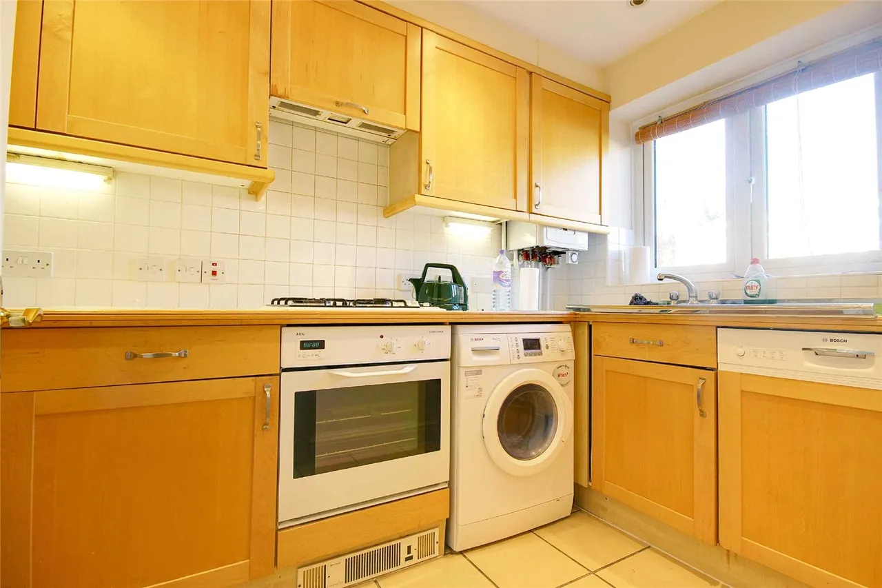 Belgravia Close, High Barnet, Hertfordshire, EN5 5XA, photo 5