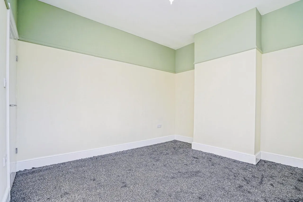 Leeds Road, Dewsbury, WF12, photo 22