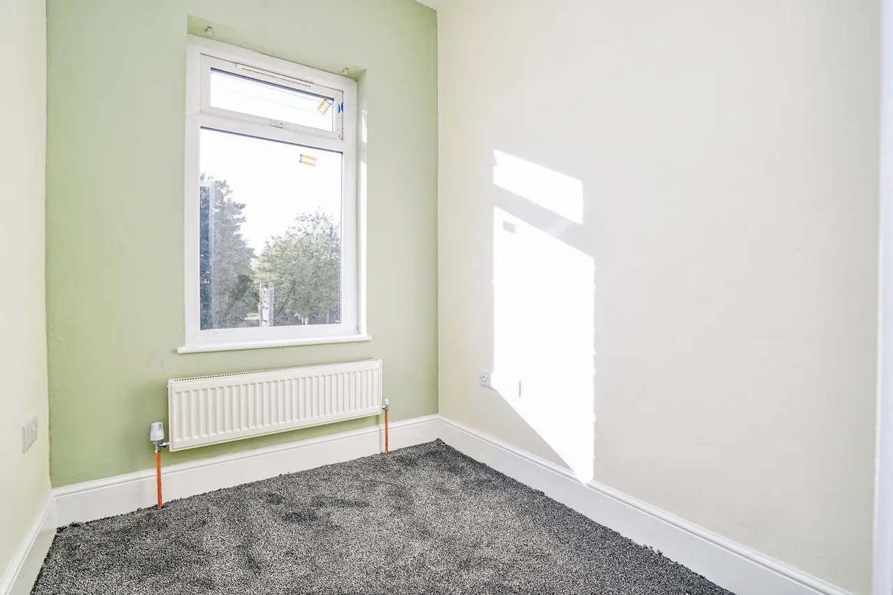Leeds Road, Dewsbury, WF12, photo 23