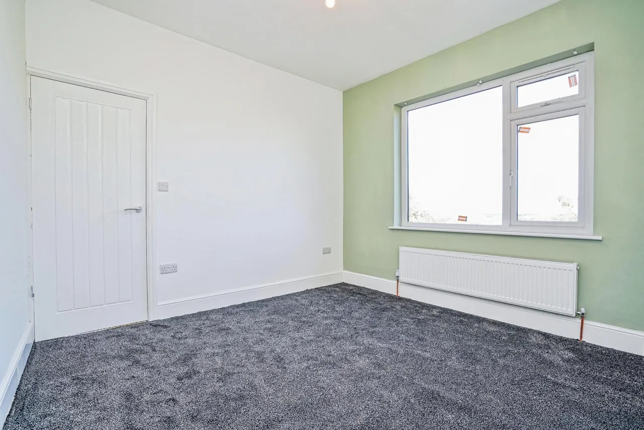 Leeds Road, Dewsbury, WF12, photo 16