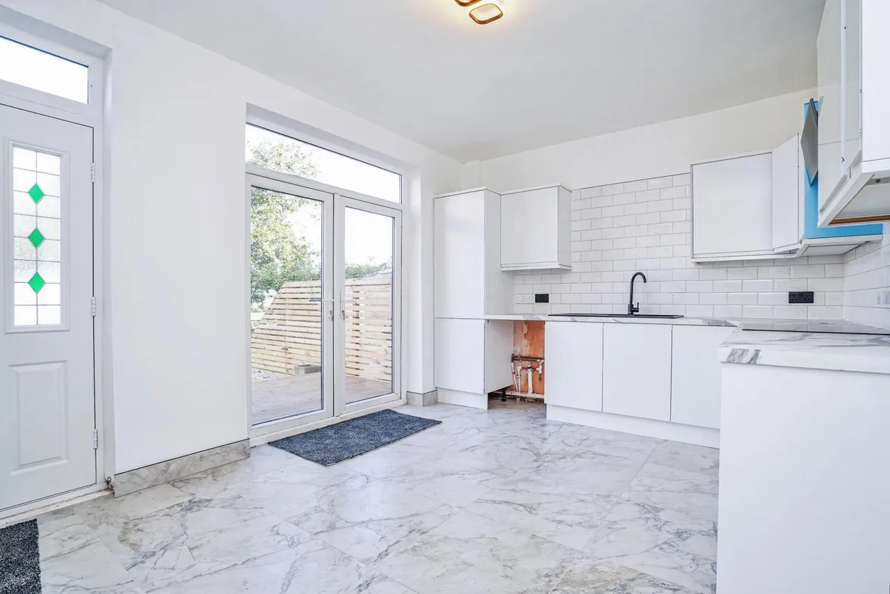 Leeds Road, Dewsbury, WF12, photo 3
