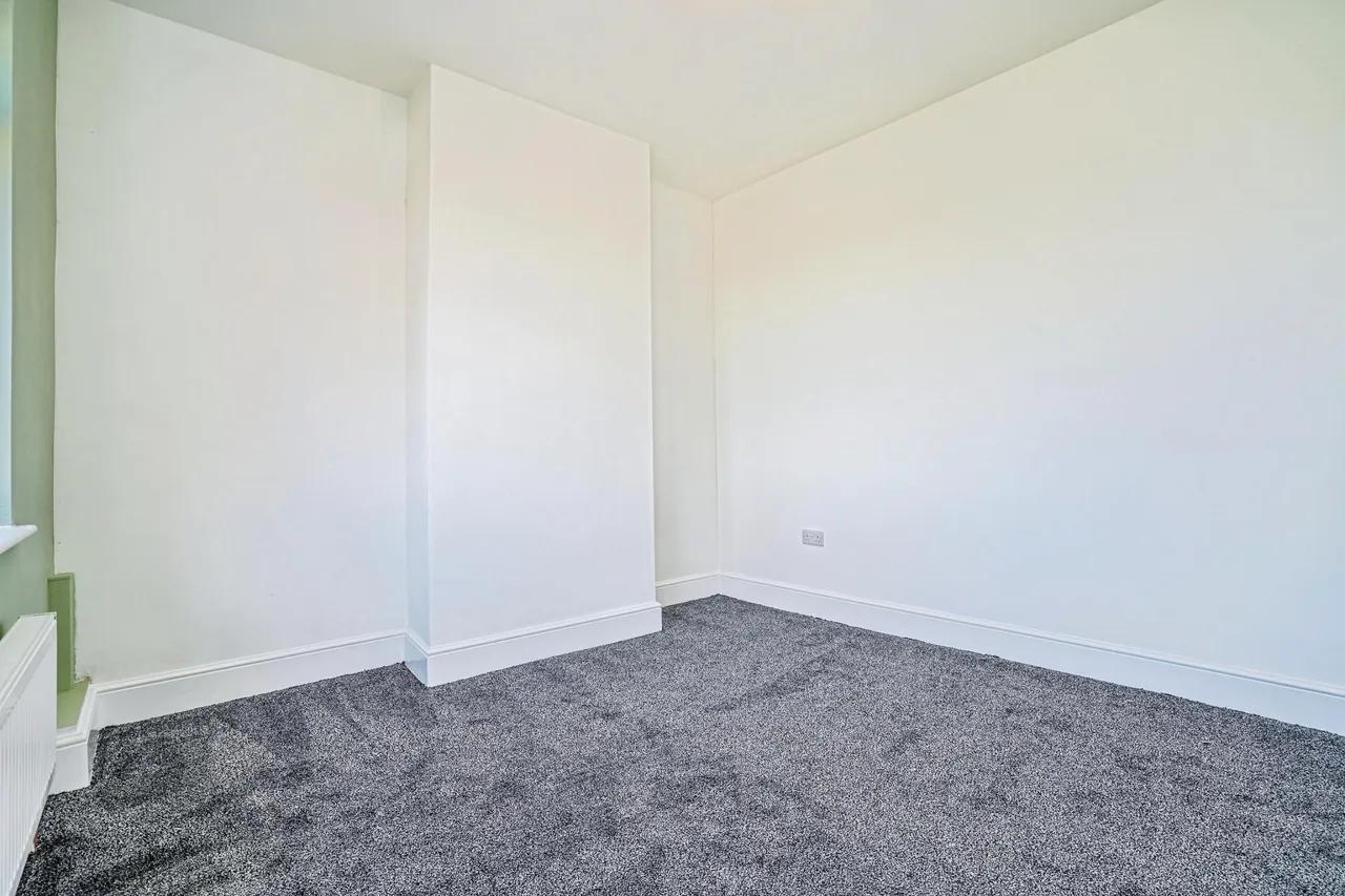 Leeds Road, Dewsbury, WF12, photo 12