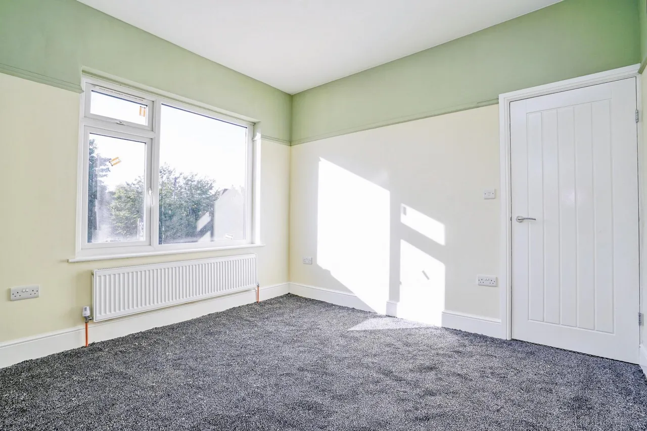 Leeds Road, Dewsbury, WF12, photo 21