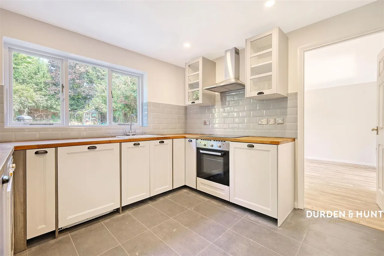 Kynance Close, Romford, RM3, photo 14