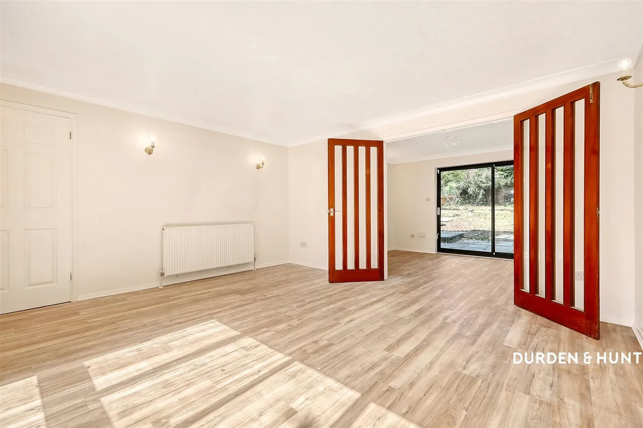 Kynance Close, Romford, RM3, photo 10