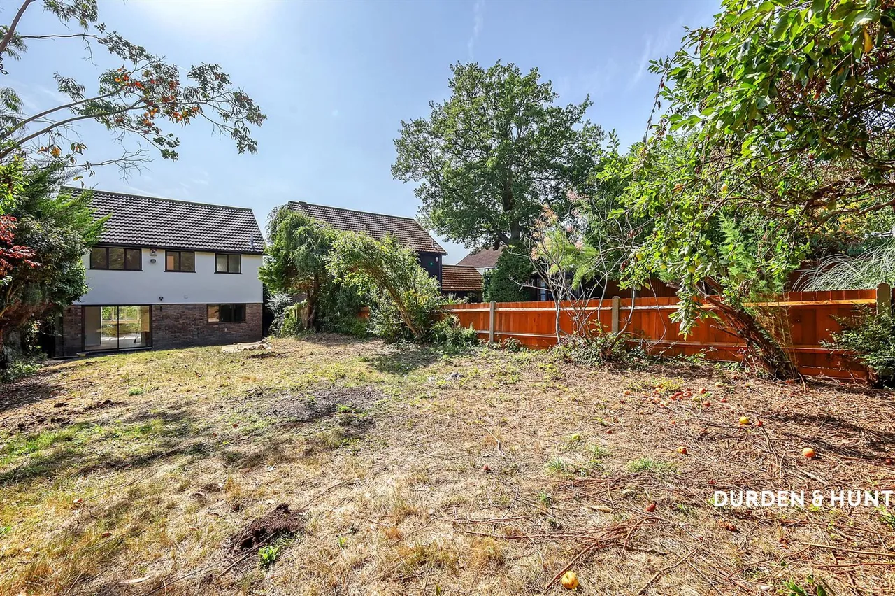 Kynance Close, Romford, RM3, photo 27