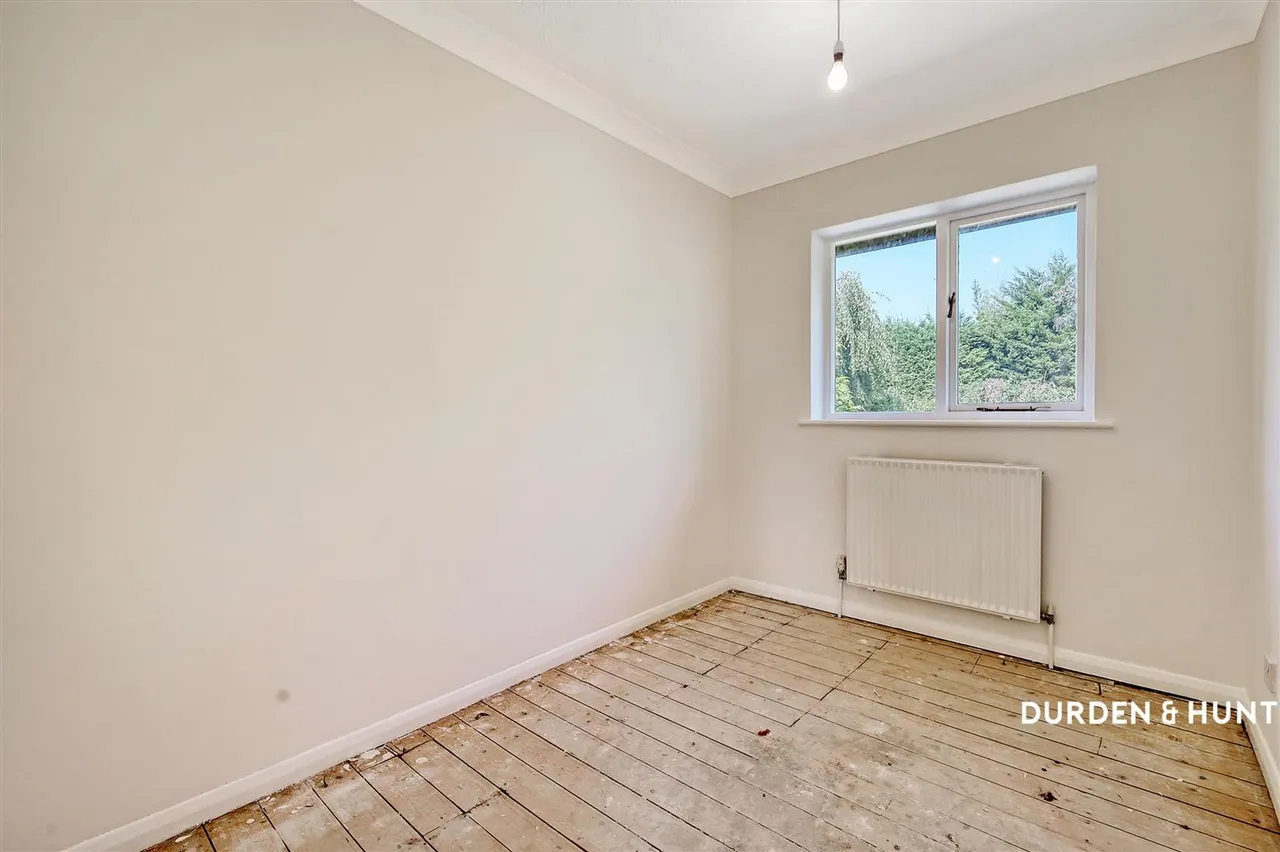 Kynance Close, Romford, RM3, photo 22
