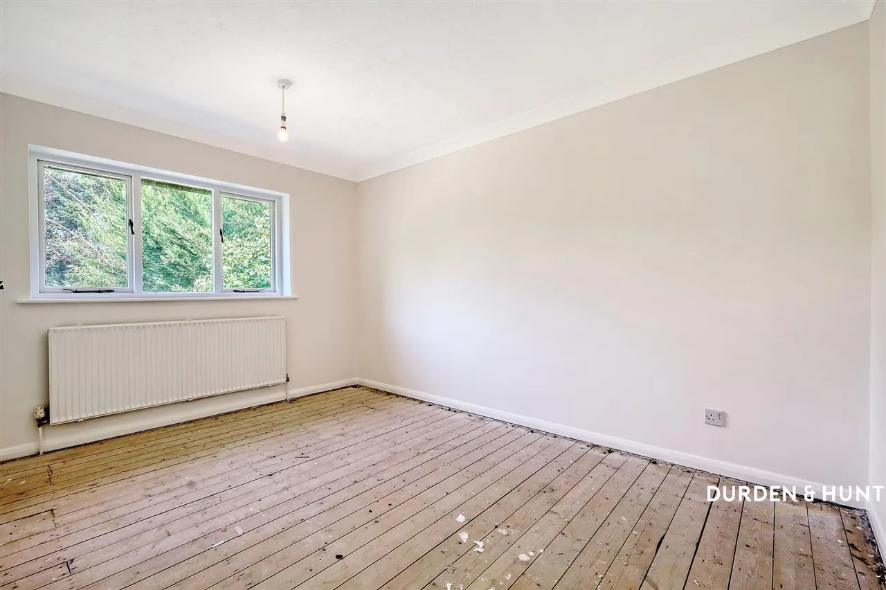 Kynance Close, Romford, RM3, photo 19