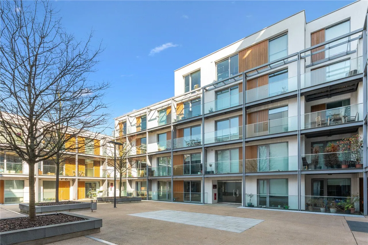 Highbury Stadium Square, London, N5, photo 9