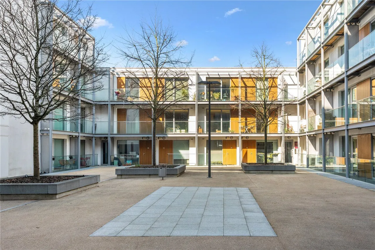Highbury Stadium Square, London, N5, photo 11