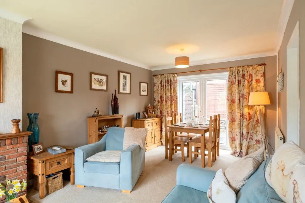 Long Street, Belton, LE12, photo 4