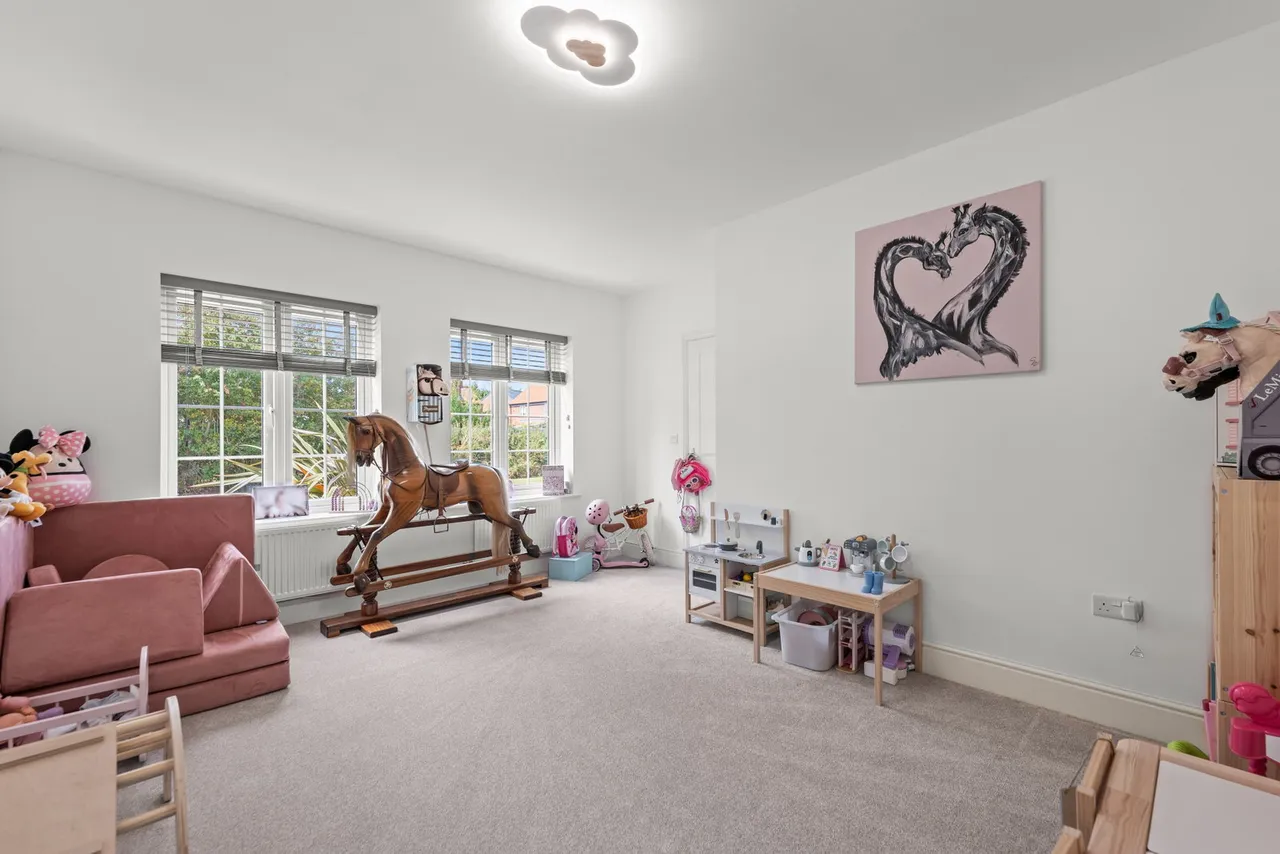 Strawberry Fields, Sutton-On-Trent, NG23, photo 13